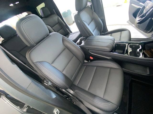 Used 2024 Chevrolet Traverse LT w/ LPO, Floor Liner Package AWD/4WD image 15