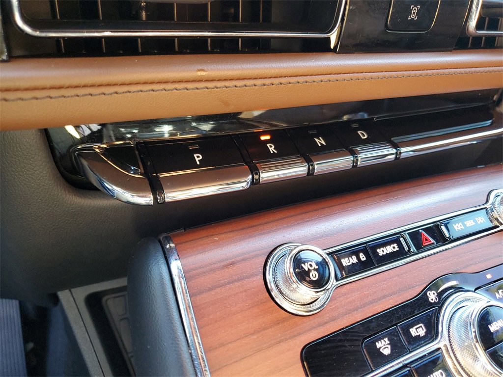 Certified 2023 Lincoln Aviator Reserve w/ Equipment Group 201A image 30