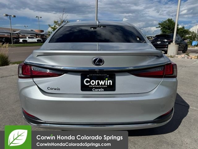 Used 2019 Lexus ES 300h w/ Accessory Package FWD image 10