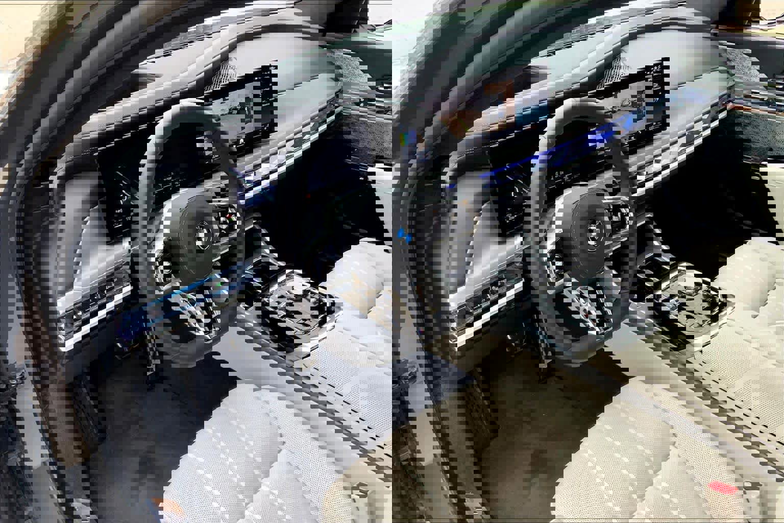 Certified 2025 BMW 760i xDrive w/ Executive Package AWD/4WD image 16