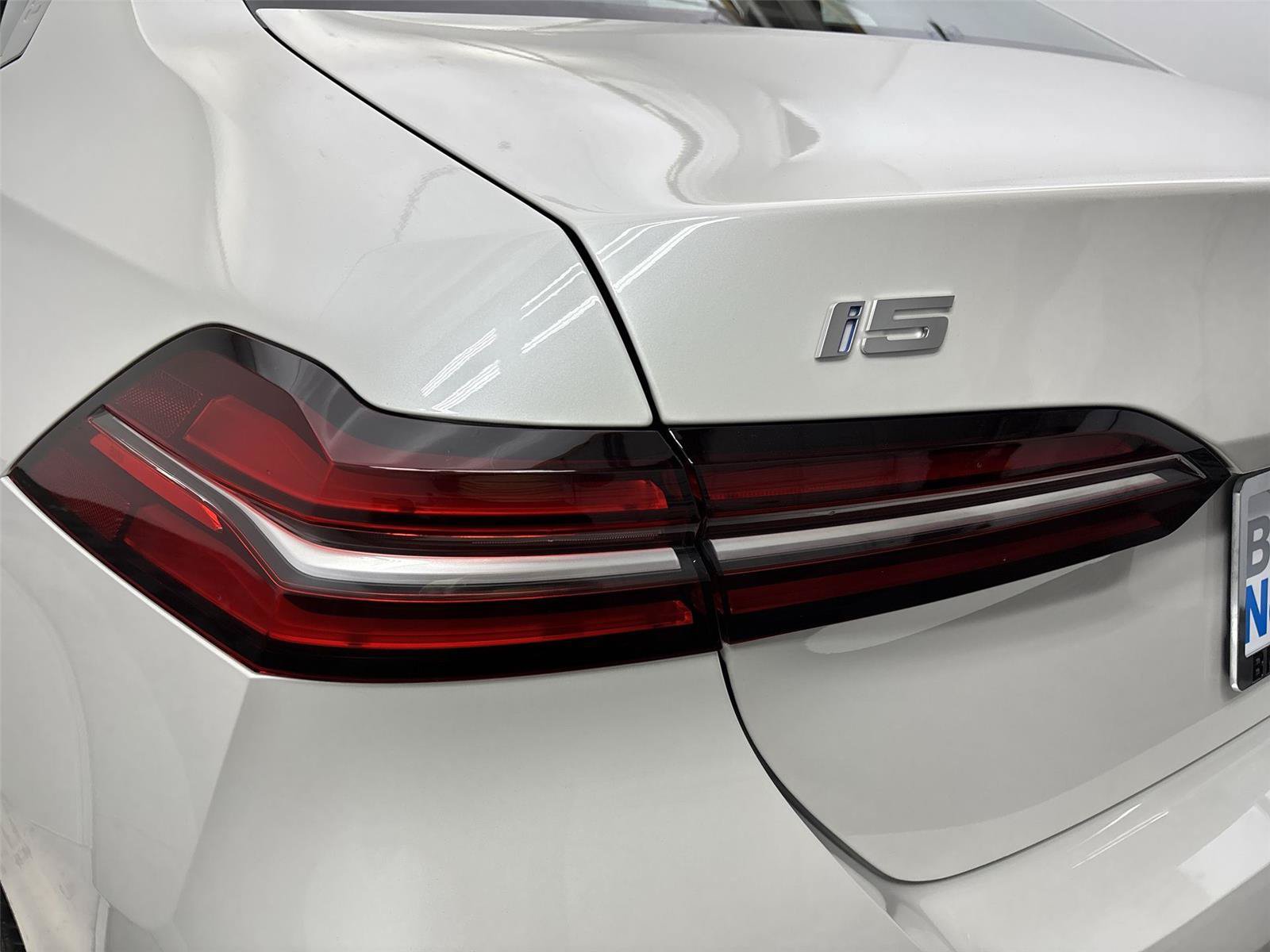Used 2026 BMW i5 eDrive40 RWD image 19