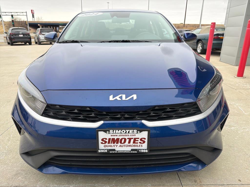 Used 2024 Kia Forte LXS image 3