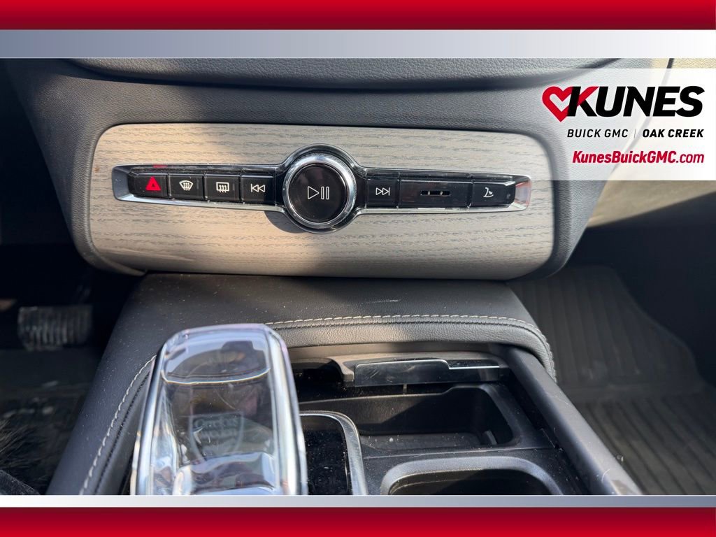 Used 2025 Volvo XC90 T8 Ultra w/ Protection Package Premier AWD/4WD image 21