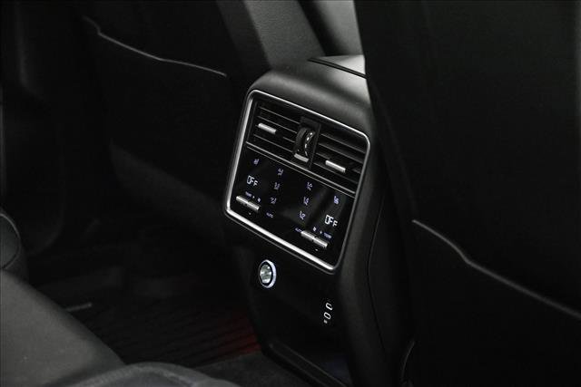 Used 2020 Porsche Cayenne Turbo image 18