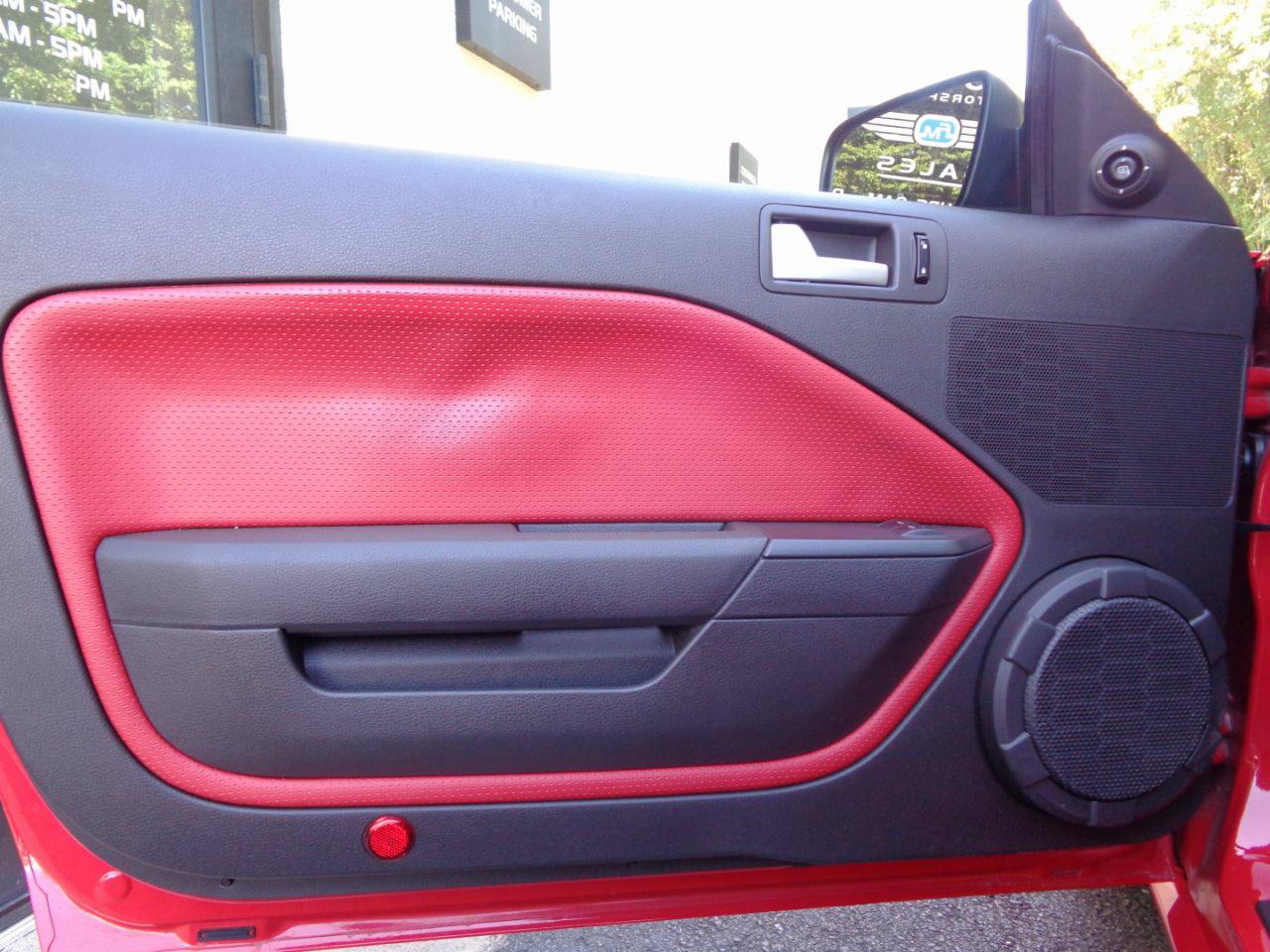Used 2006 Ford Mustang GT RWD image 14