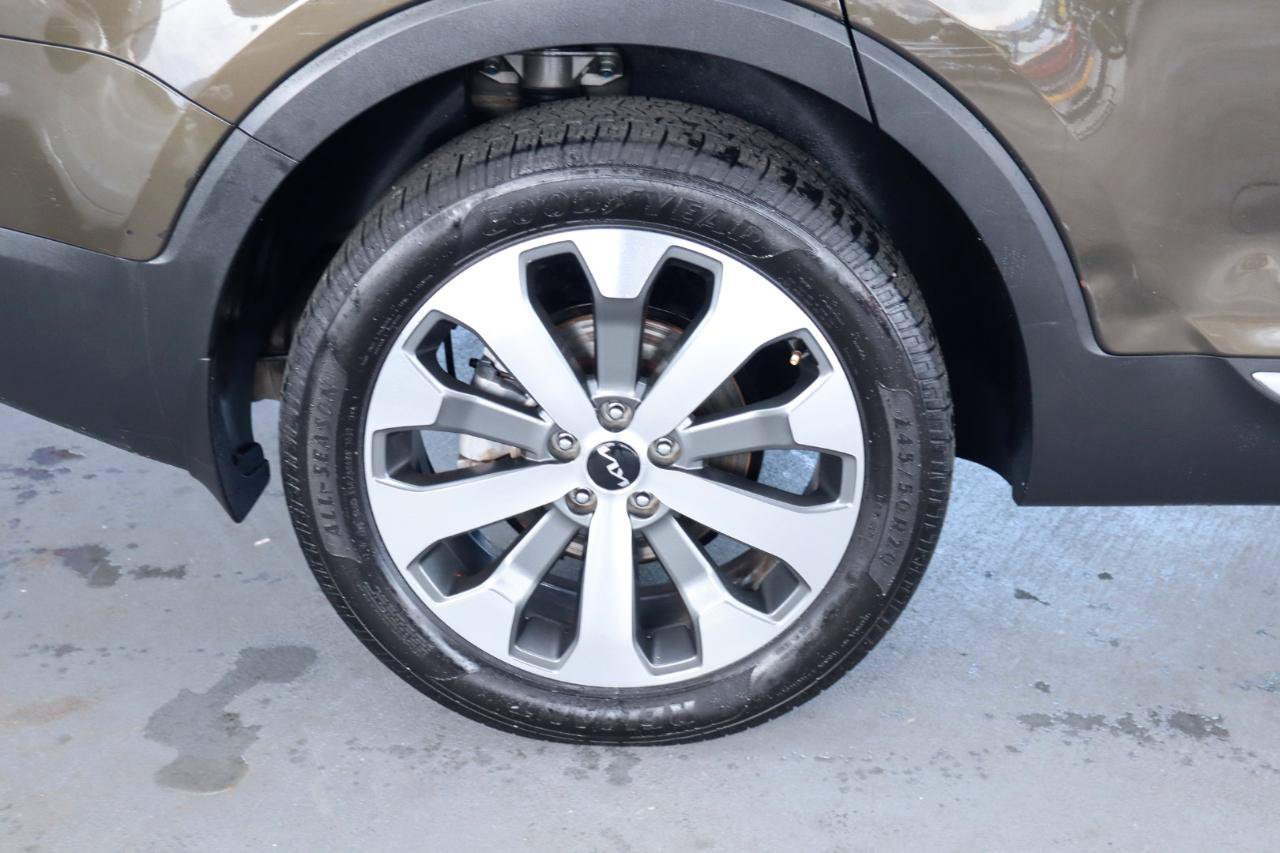 Used 2022 Kia Telluride S FWD image 5