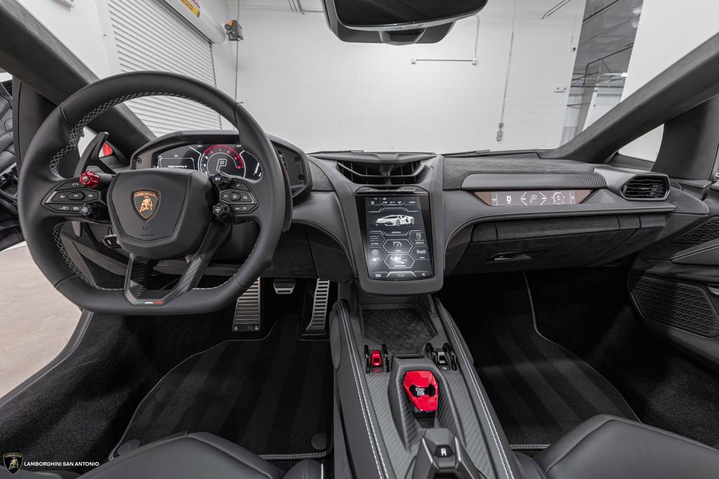 Used 2026 Lamborghini Revuelto AWD/4WD image 4