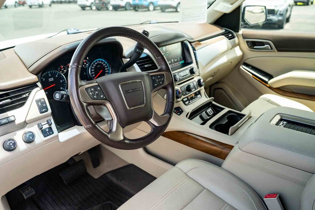 Certified 2019 GMC Yukon Denali w/ Open Road Package AWD/4WD image 10