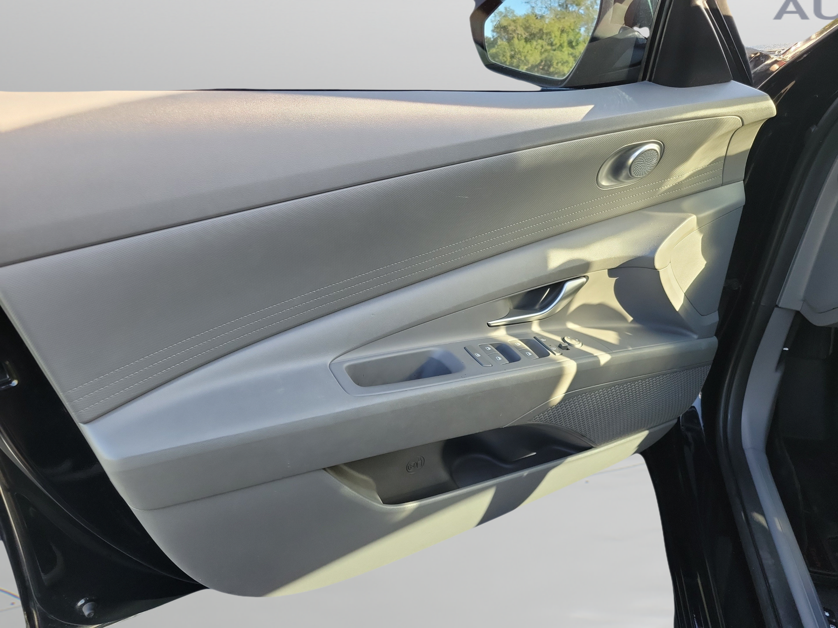 Used 2022 Hyundai Elantra SEL FWD image 9