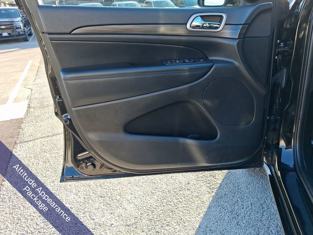 Used 2021 Jeep Grand Cherokee Laredo X image 10