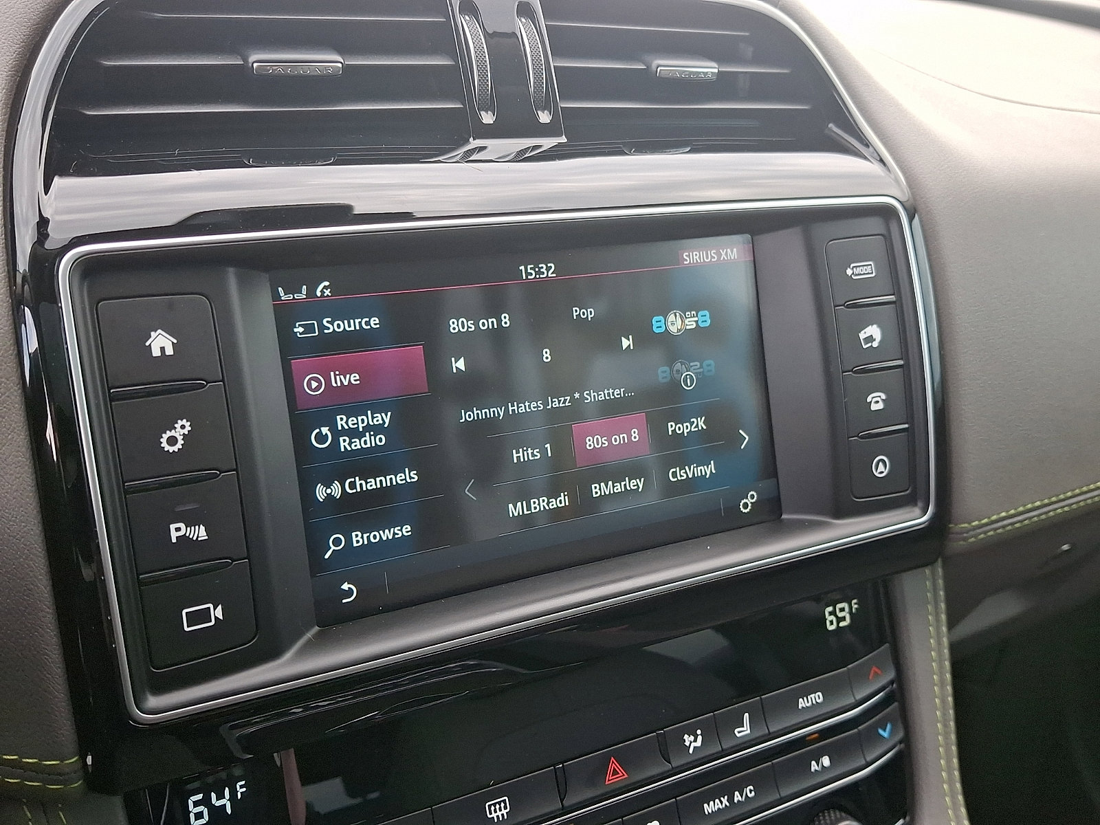 Used 2018 Jaguar F-PACE R-Sport image 17