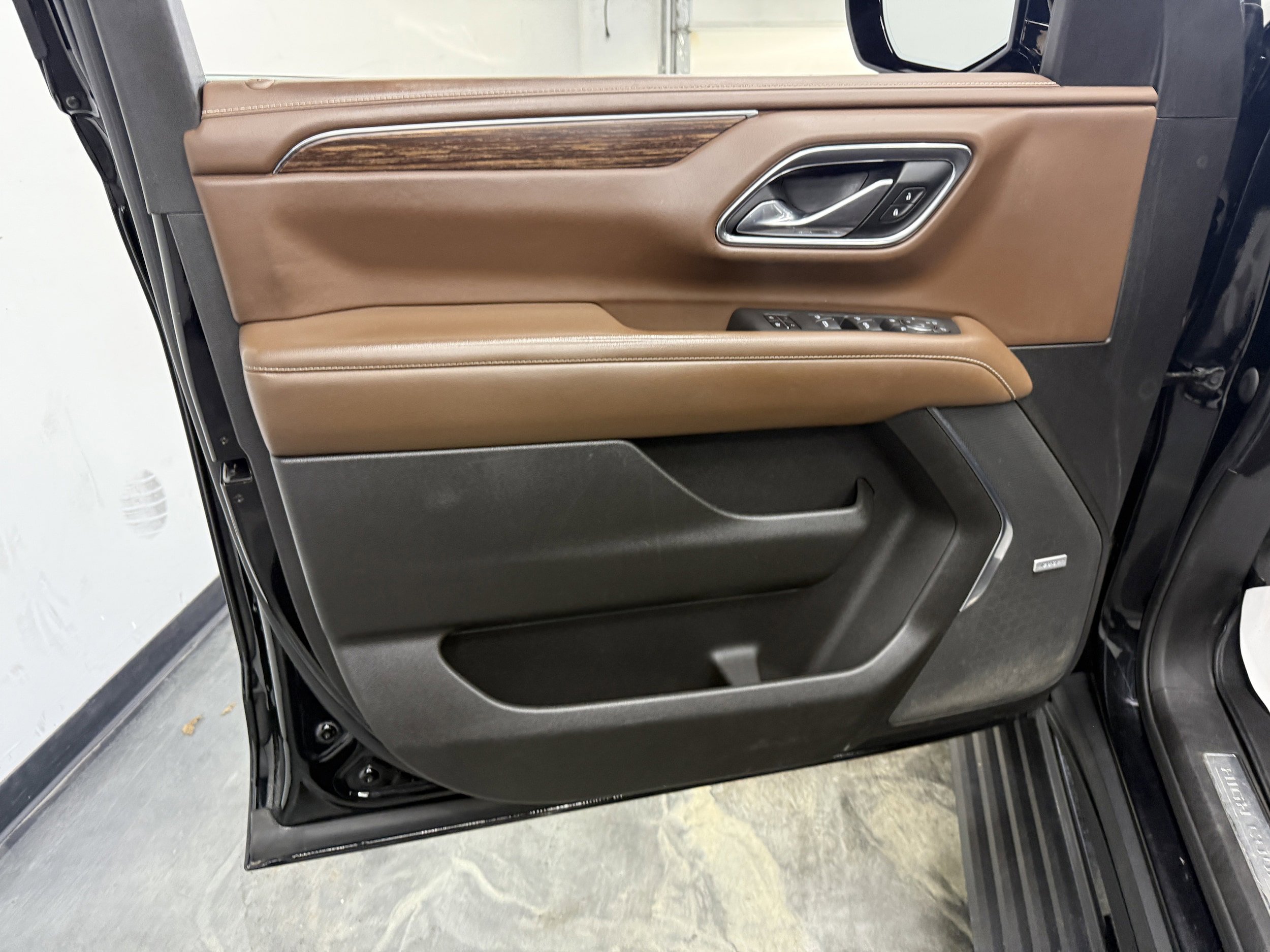 Used 2021 Chevrolet Suburban High Country AWD/4WD image 10