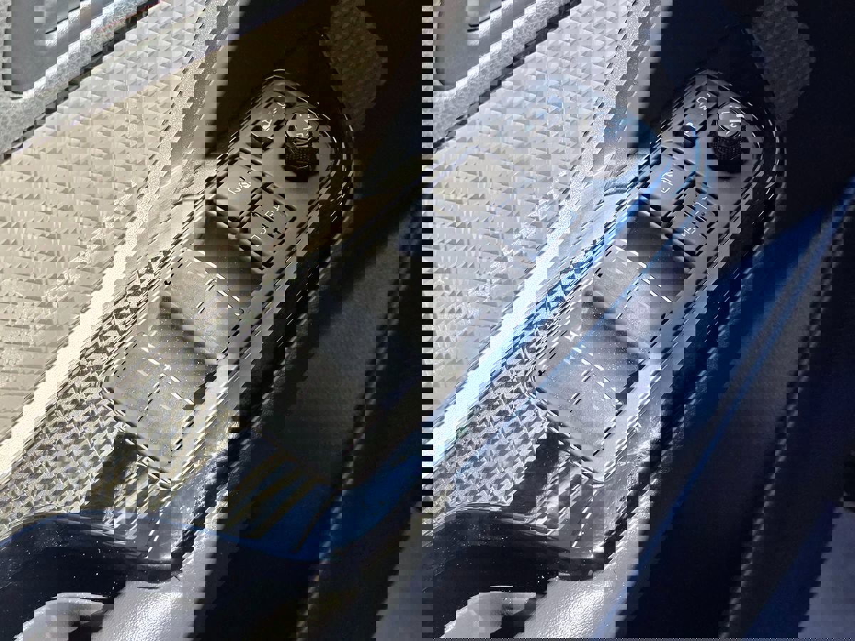 Used 2020 Toyota C-HR Limited FWD image 29