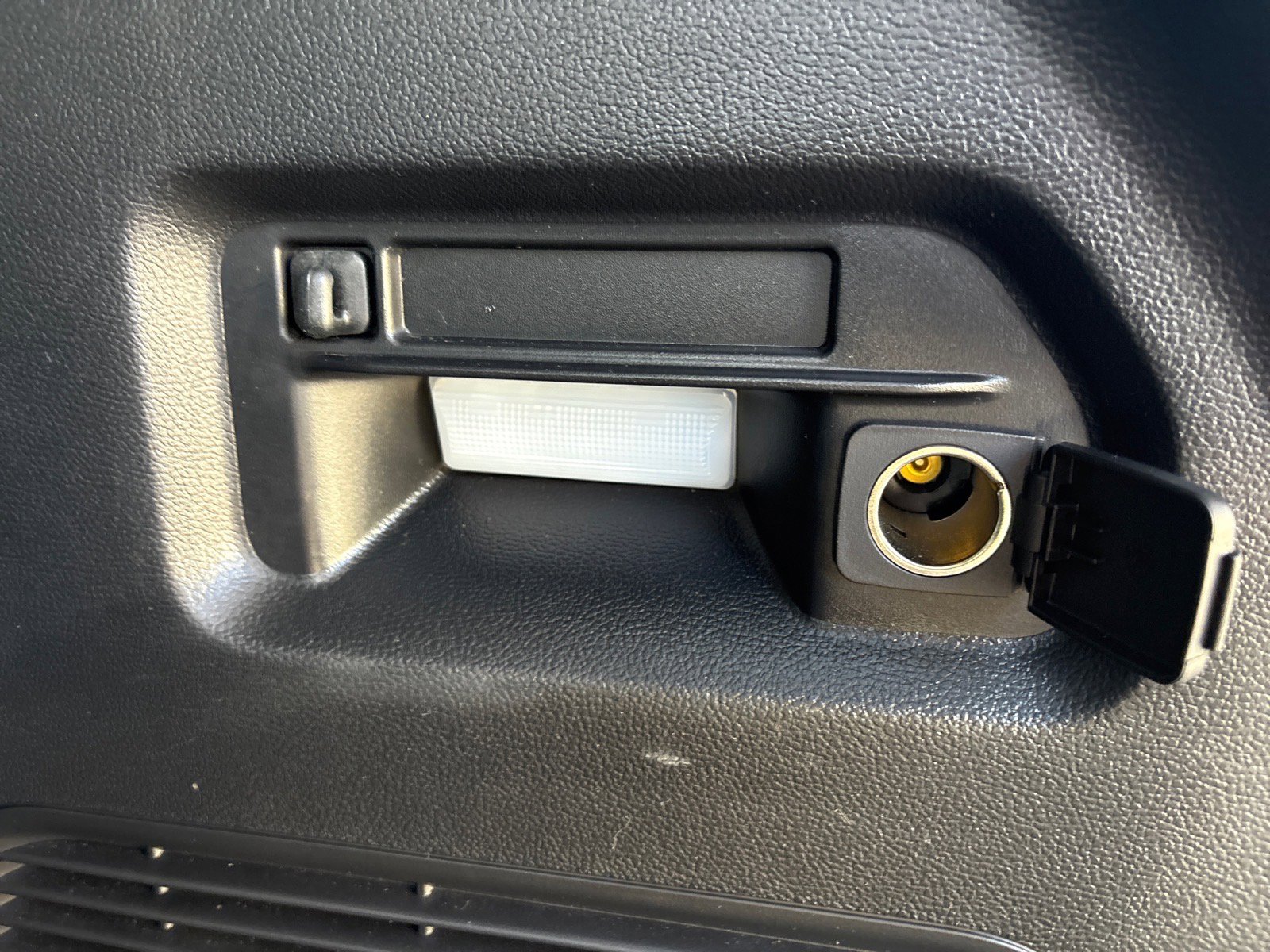 Used 2022 Ford Explorer XLT w/ Equipment Group 202A image 42