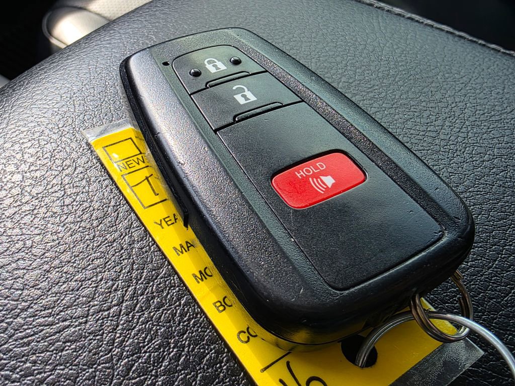 Used 2023 Toyota 4Runner Limited image 32