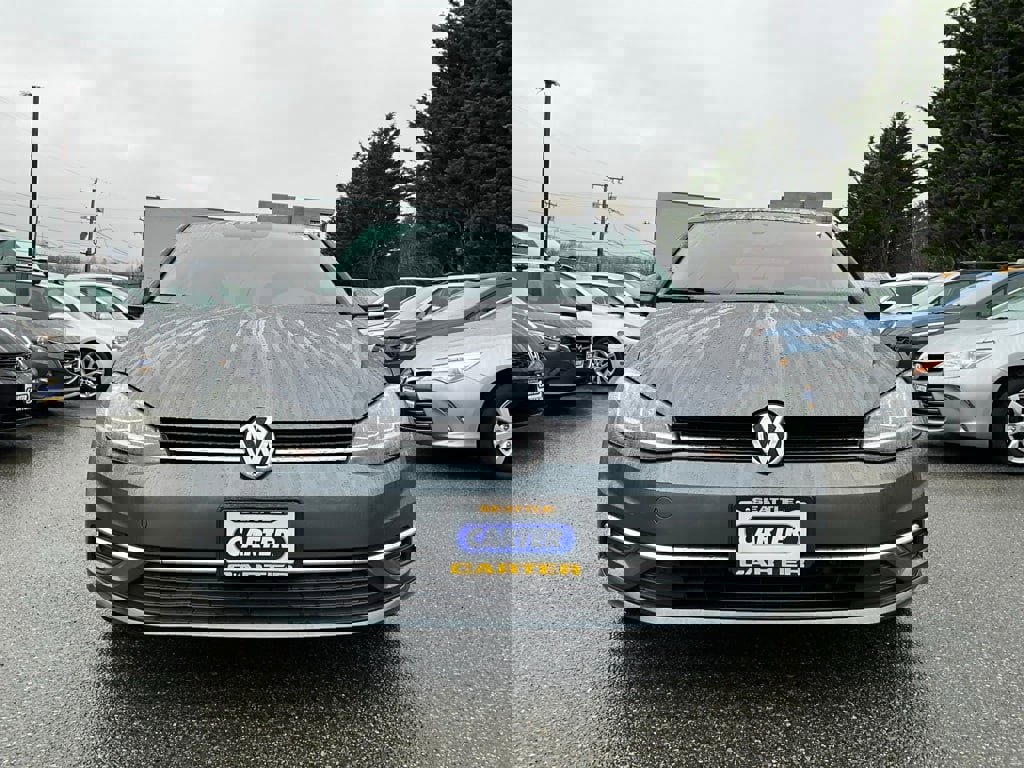 Used 2021 Volkswagen Golf 4-Door image 3