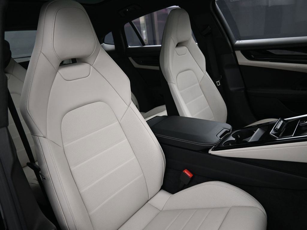 Certified 2026 Porsche Panamera GTS image 29