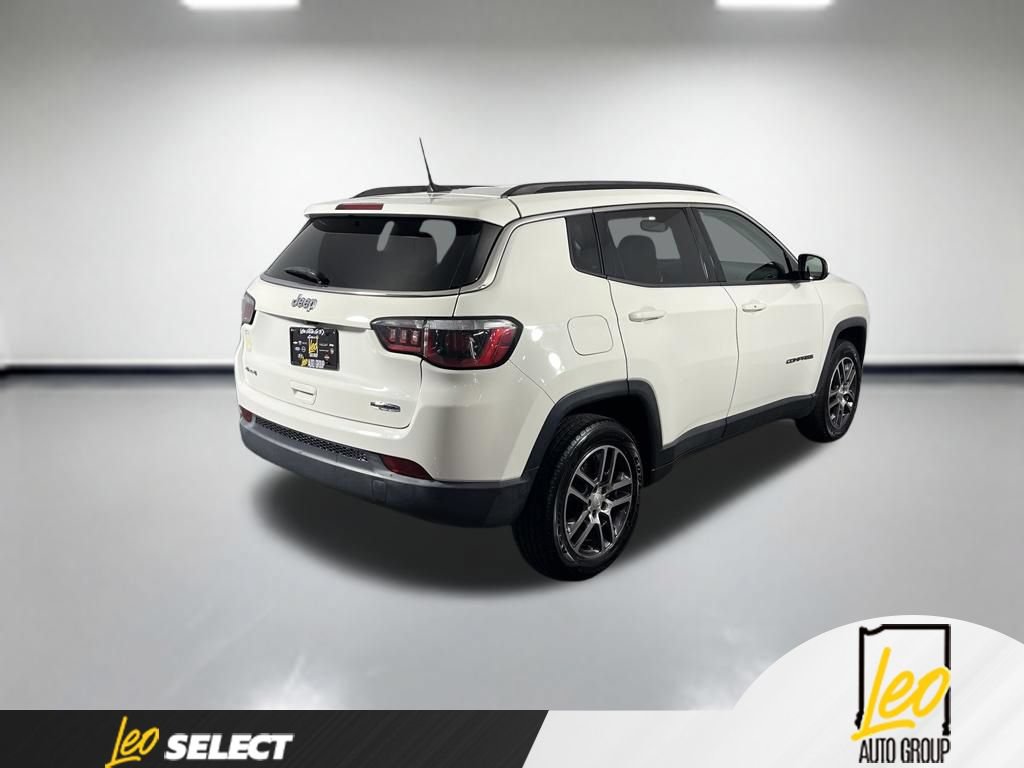 Used 2018 Jeep Compass Latitude w/ Popular Equipment Group AWD/4WD image 5