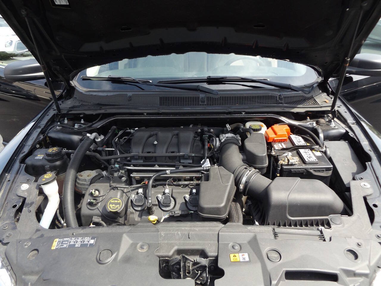 Used 2017 Ford Taurus SE FWD image 30