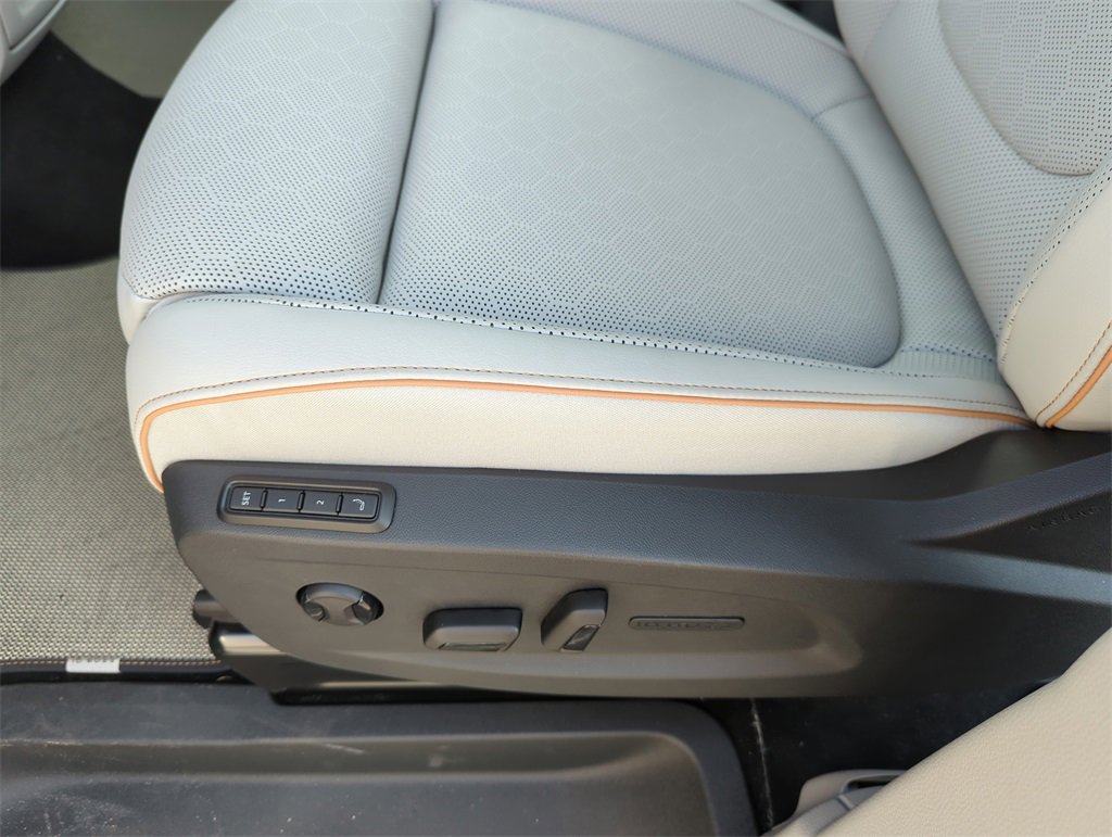 New 2025 Volkswagen ID. Buzz 1st Edition image 26