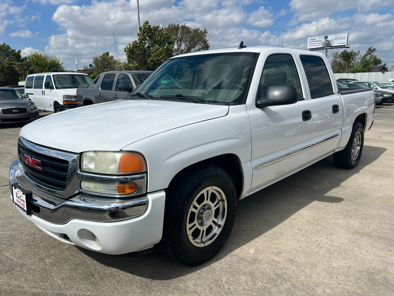 Used 2006 GMC Sierra 1500 SLT w/ Onstar Plus Package image 2