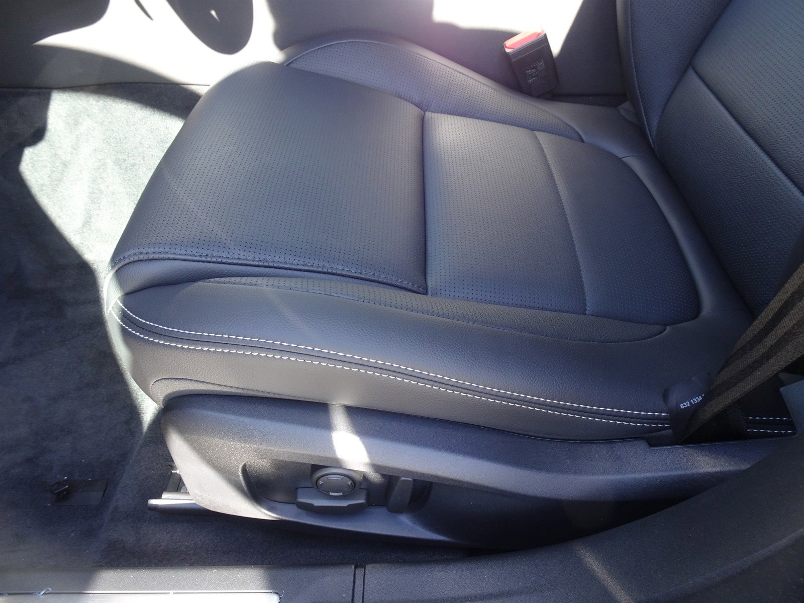 New 2024 Jaguar XF R-Dynamic SE image 18