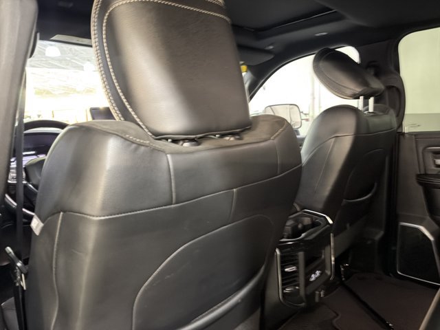 Used 2019 RAM 3500 Laramie w/ Black Appearance Package AWD/4WD image 19