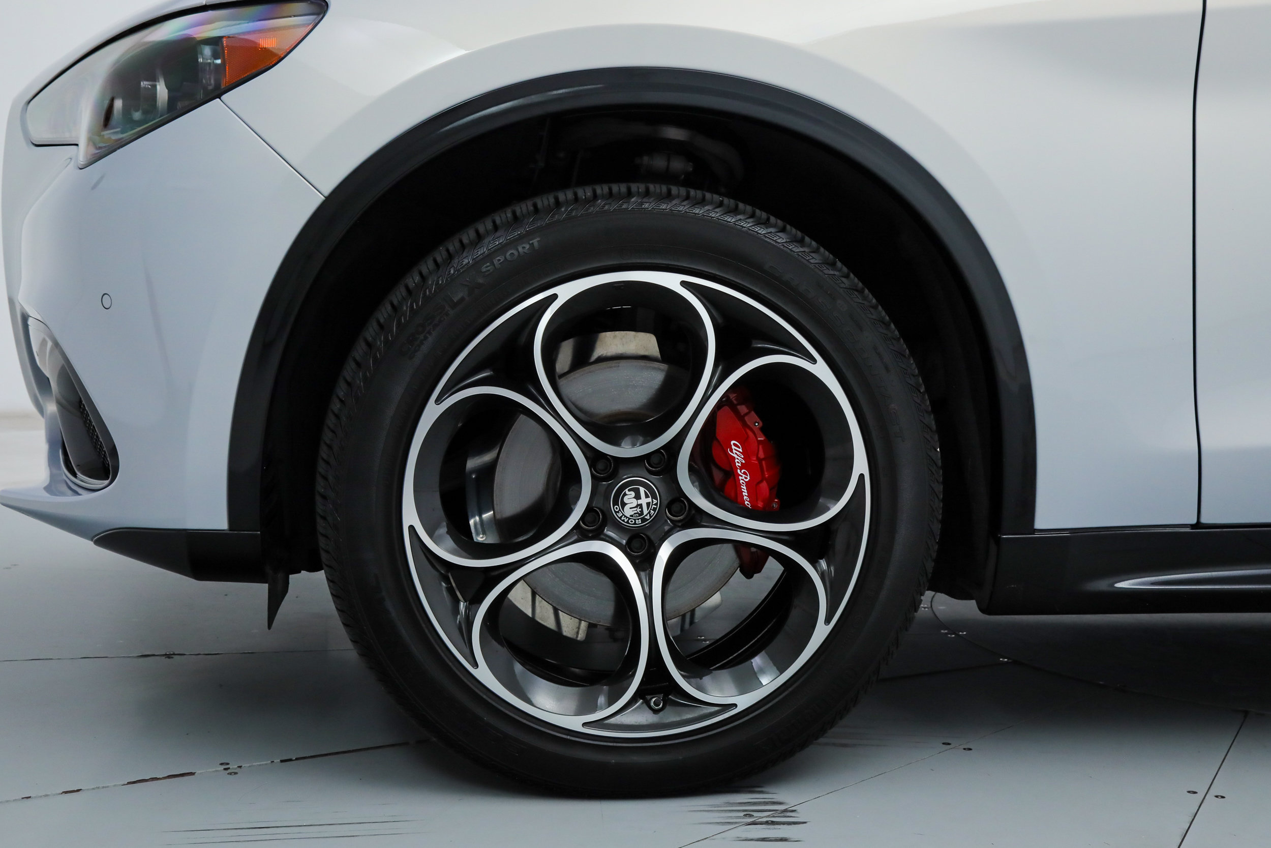 New 2025 Alfa Romeo Stelvio Sprint w/ Veloce Package AWD/4WD image 17