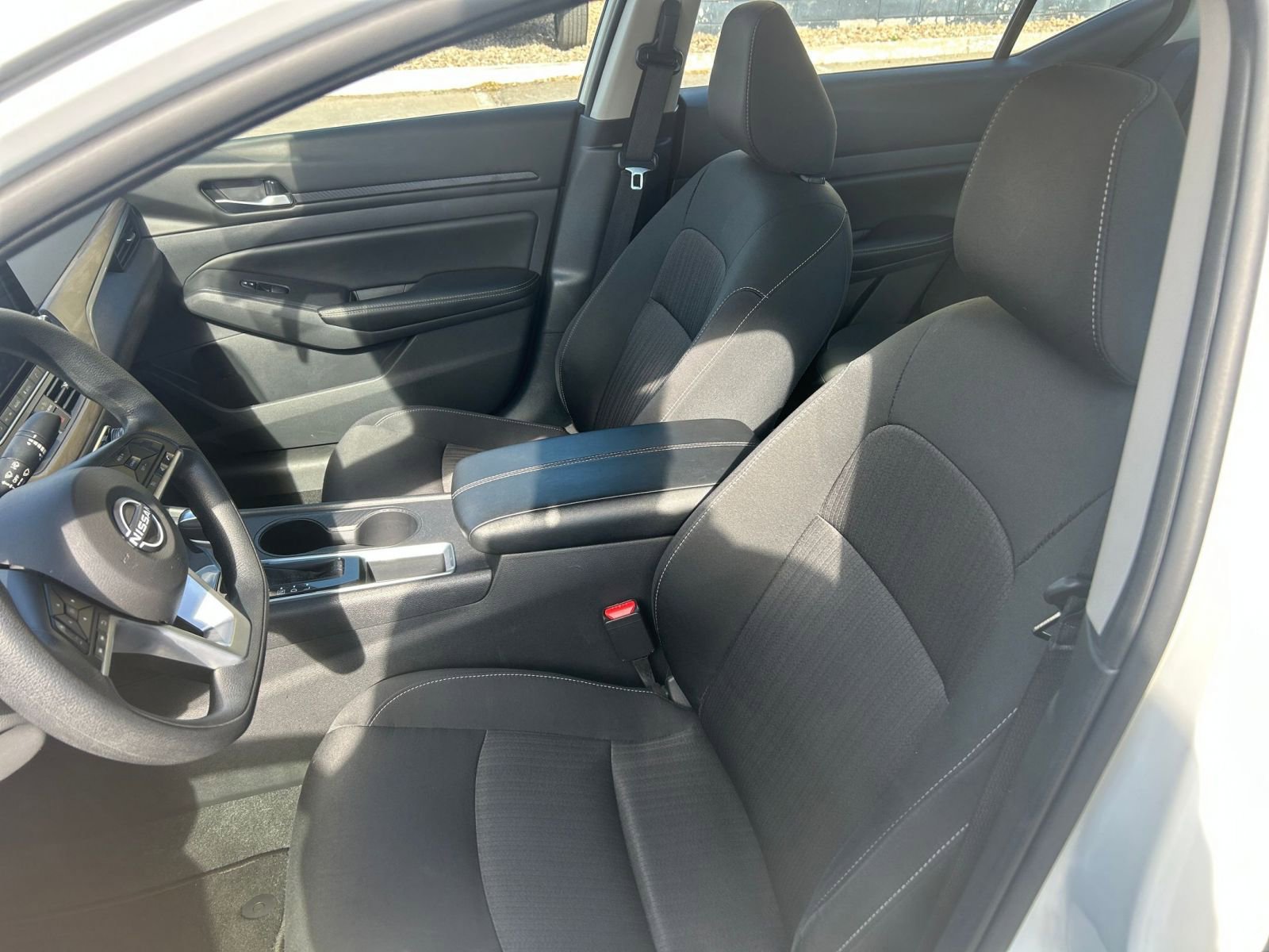 Used 2025 Nissan Altima 2.5 SV image 35