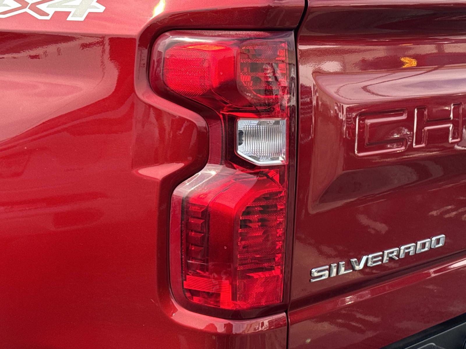 Used 2023 Chevrolet Silverado 1500 LT image 29