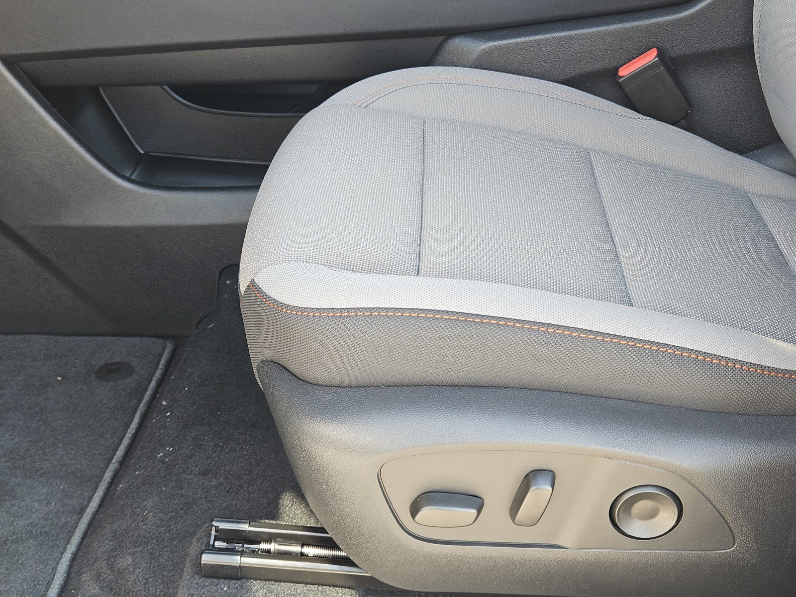 New 2027 Chevrolet Traverse LT w/ Midnight/Sport Edition FWD image 17