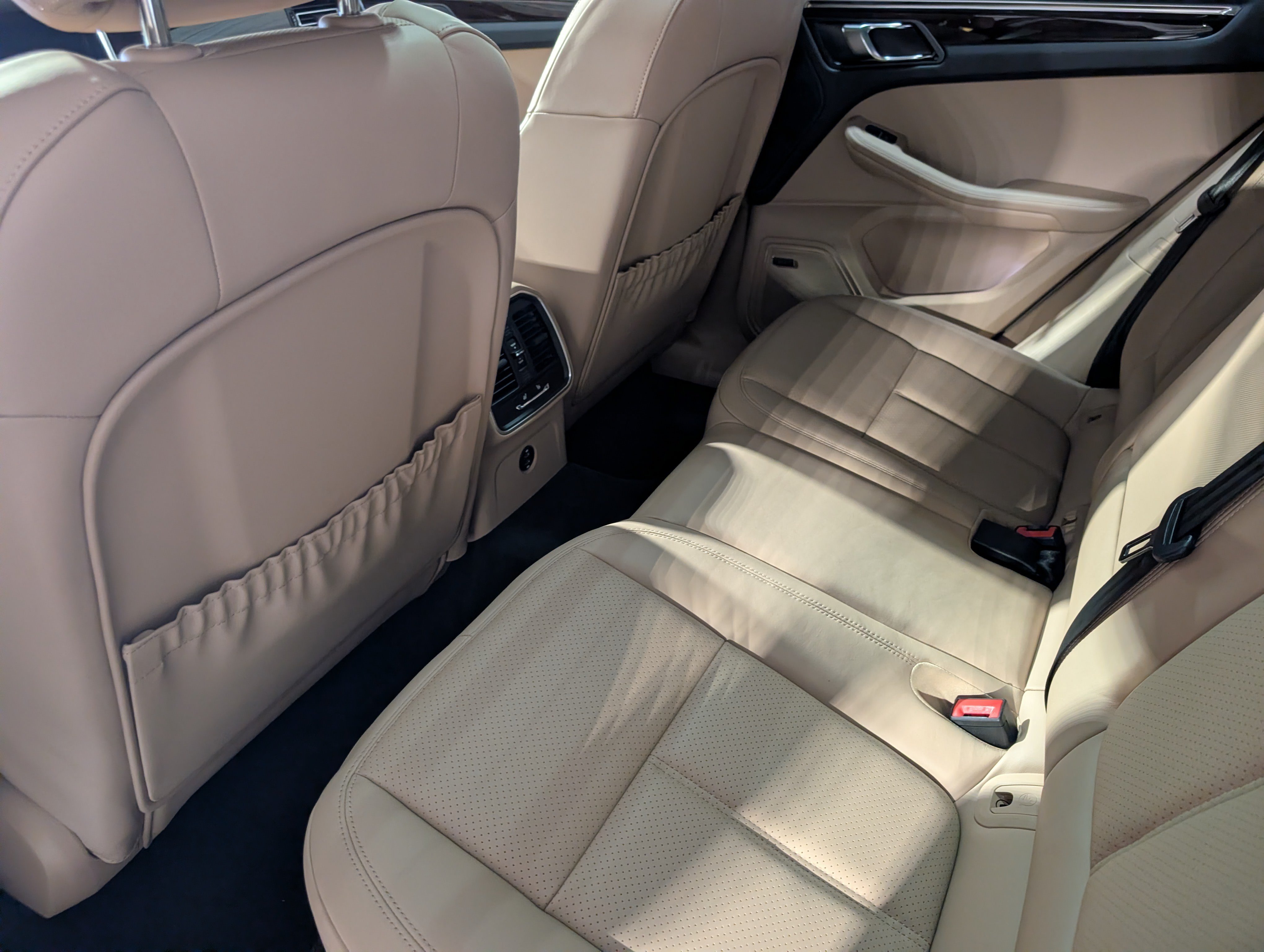 Certified 2026 Porsche Macan AWD/4WD image 22
