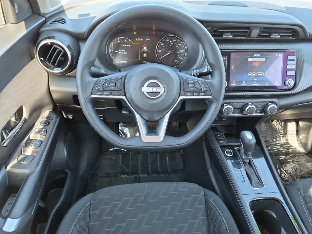 Used 2023 Nissan Kicks SV w/ Interior Electronics Package FWD image 8