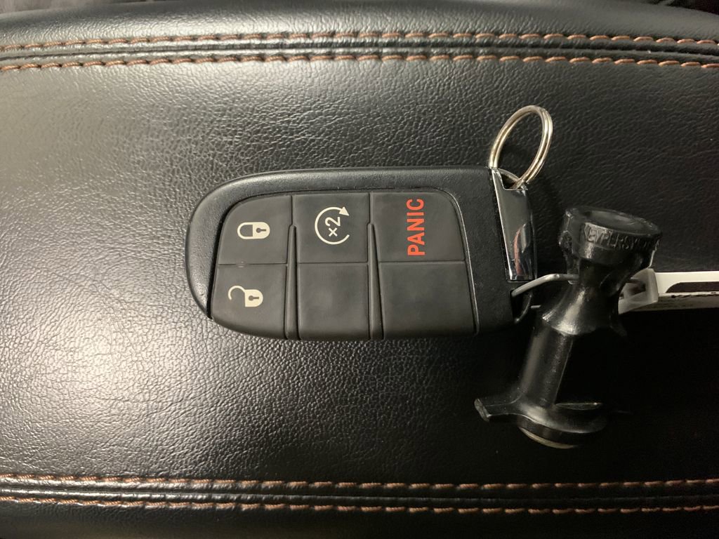 Used 2022 Jeep Compass Limited AWD/4WD image 17