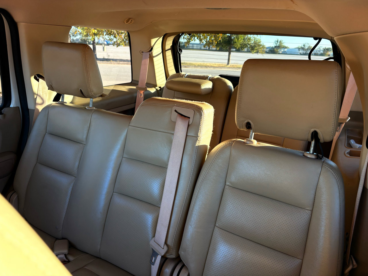 Used 2010 Ford Explorer XLT image 31