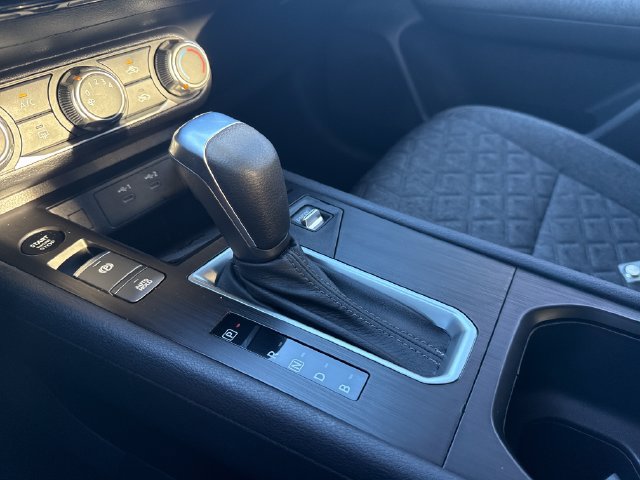 Certified 2025 Nissan Kicks SV FWD image 25