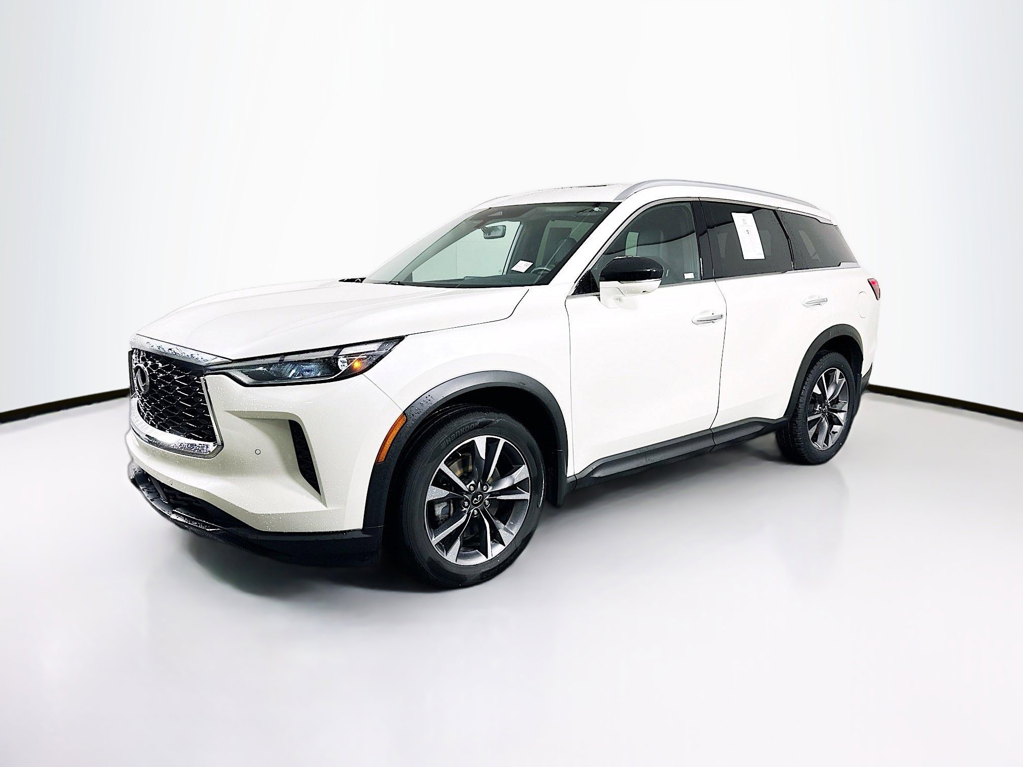 Used 2023 INFINITI QX60 Luxe AWD/4WD image 3