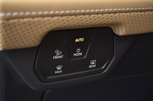 New 2026 Volkswagen Atlas Cross Sport SE image 11