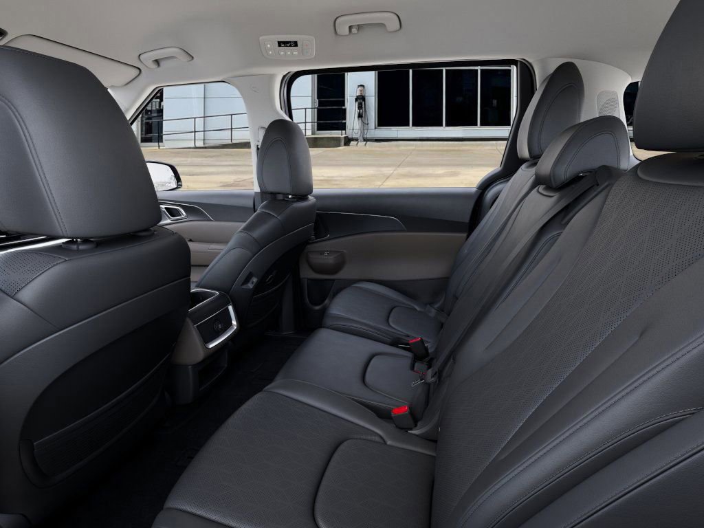 New 2026 Kia Carnival image 18