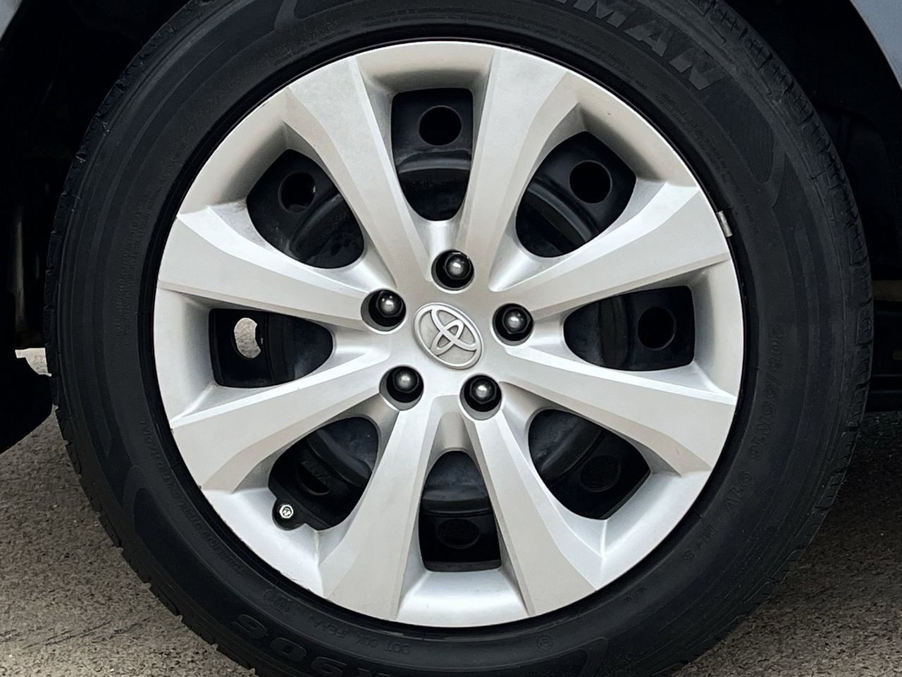 Used 2025 Toyota Corolla SE FWD image 28