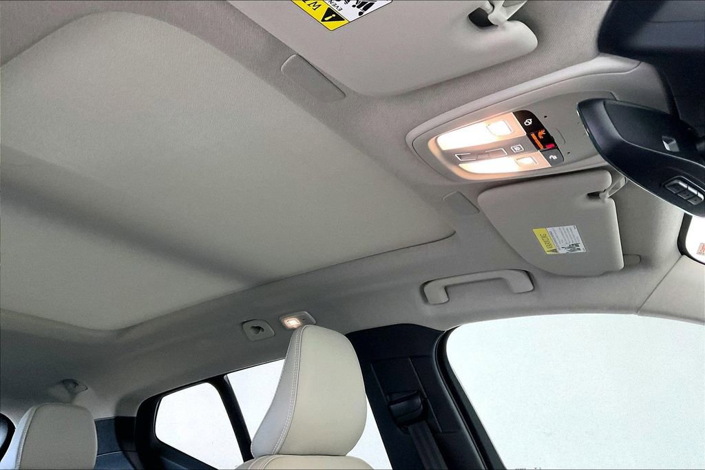 Used 2023 Volvo XC40 B5 Plus w/ Protection Package Premier image 23