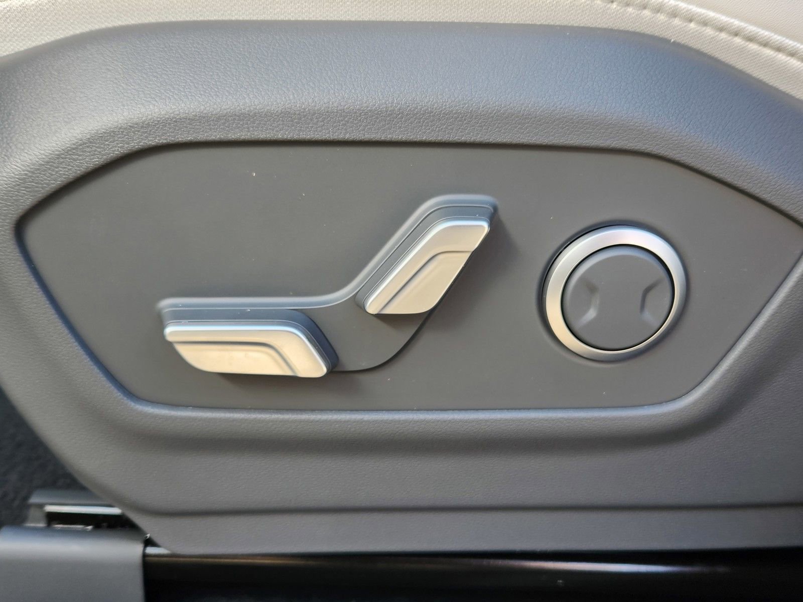 New 2026 Hyundai Santa Fe SEL FWD image 10