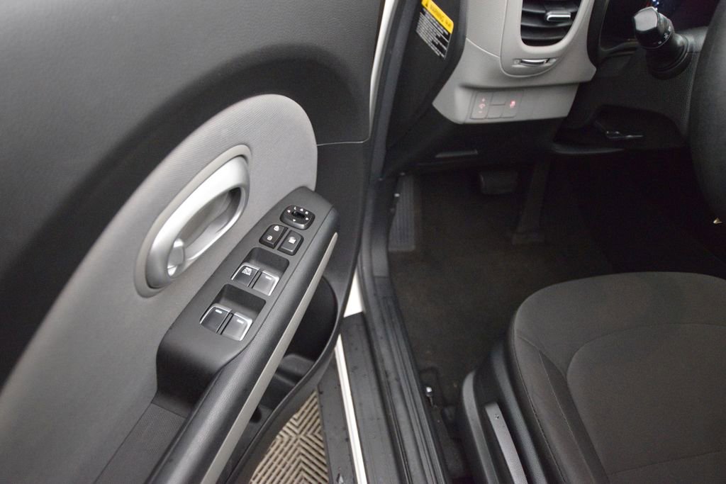 Used 2018 Kia Soul image 27