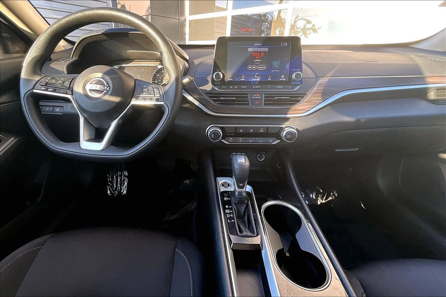 Used 2024 Nissan Altima 2.5 SV image 15