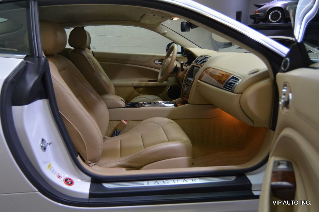 Used 2011 Jaguar XK Coupe RWD image 11