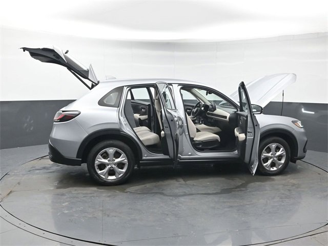Used 2023 Honda HR-V LX image 45