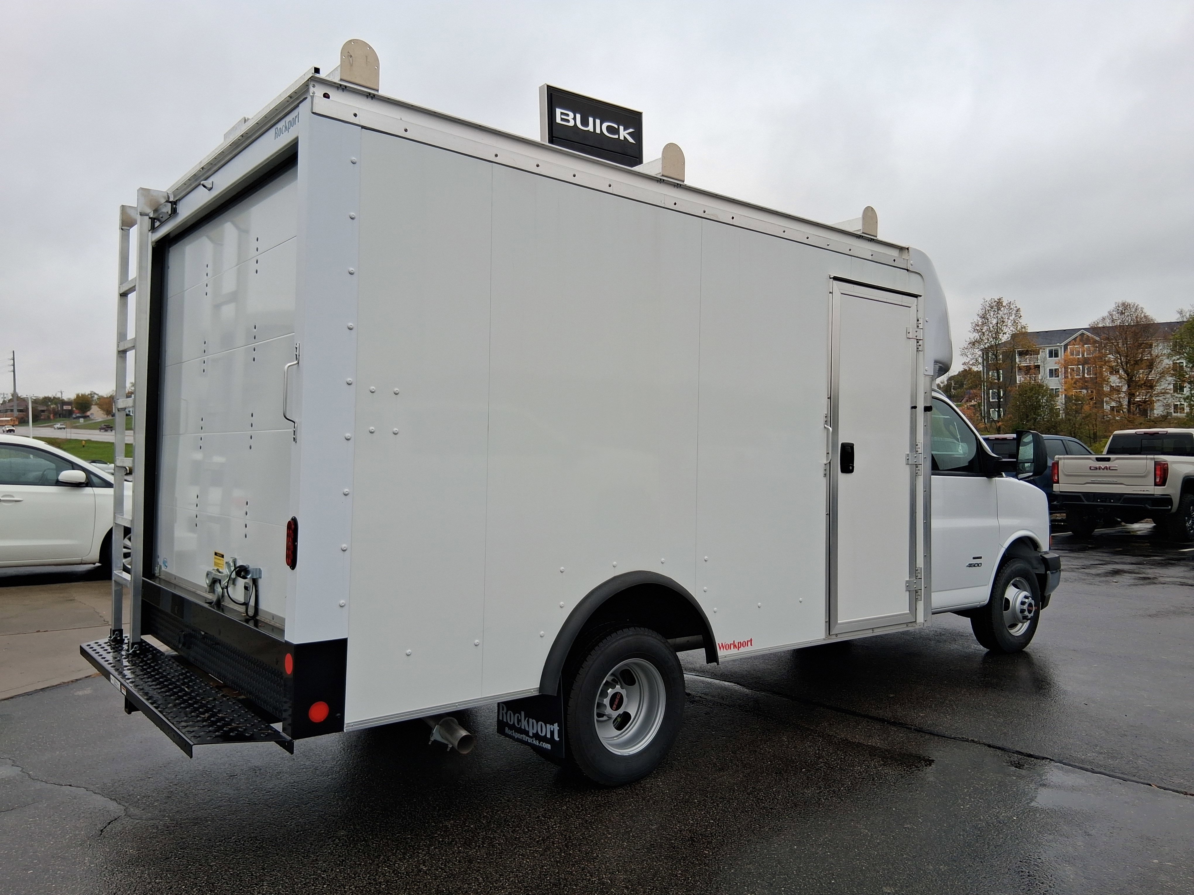 New 2025 GMC Savana 3500 w/ Power Convenience Package image 7