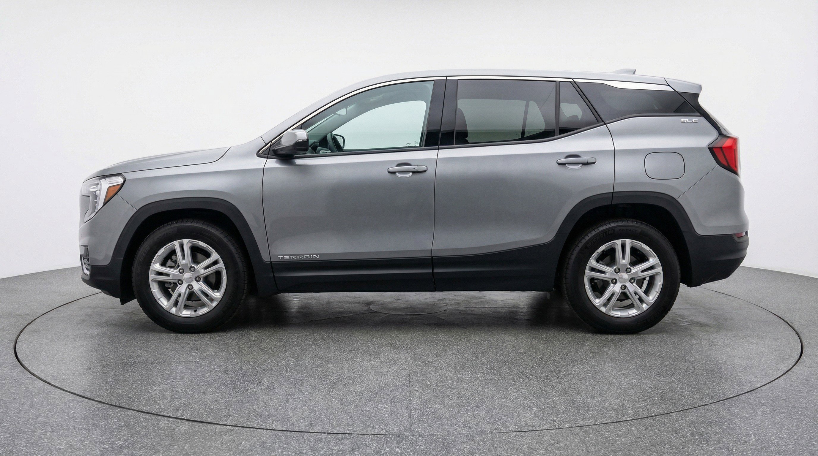 Used 2024 GMC Terrain SLE FWD image 5