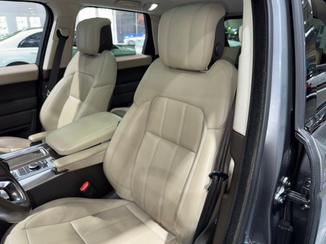 Used 2019 Land Rover Range Rover Sport HSE AWD/4WD image 47