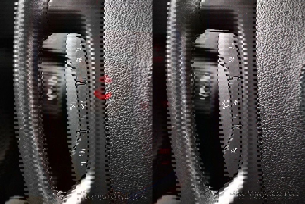 Used 2011 GMC Acadia Denali image 36